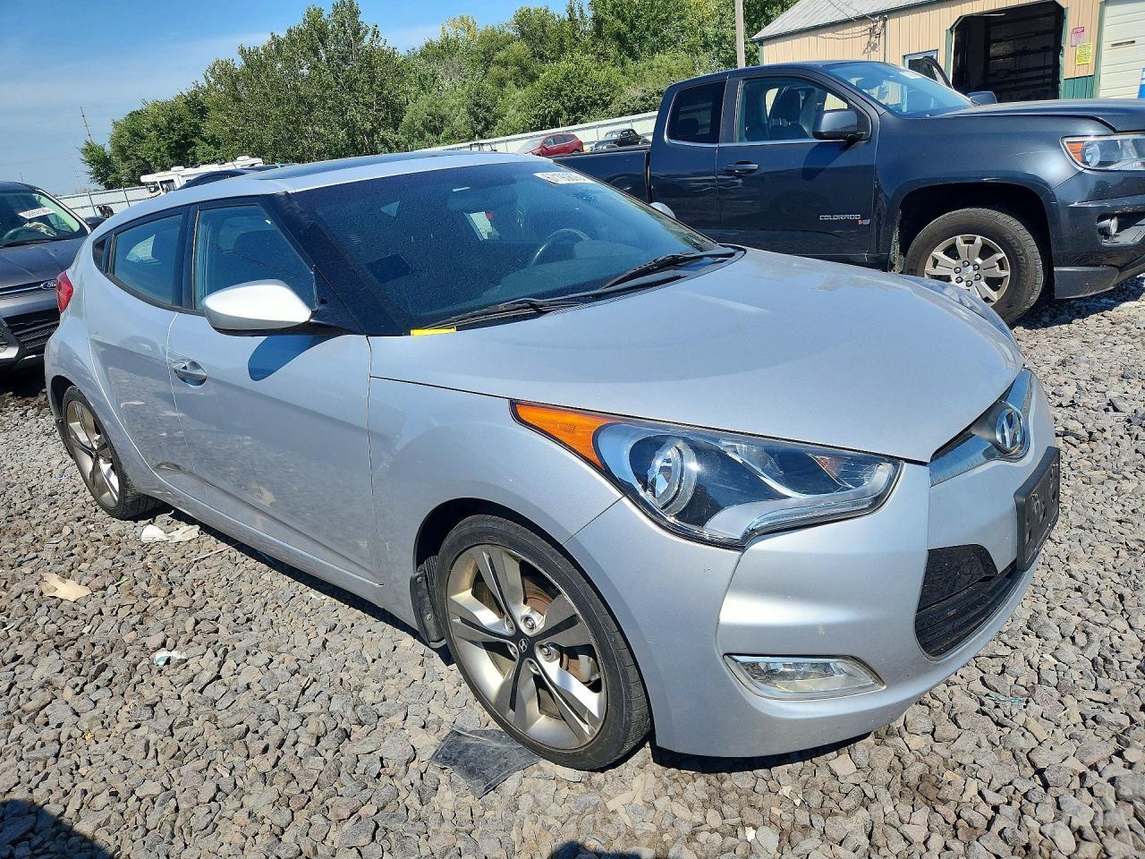 2017 HYUNDAI VELOSTER VALUE EDITION — Фото 4 из 12