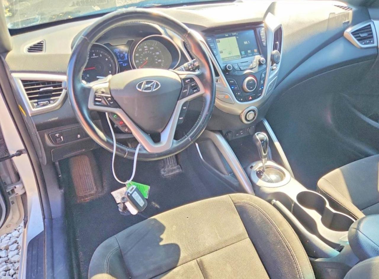 2017 HYUNDAI VELOSTER VALUE EDITION — Фото 8 из 12