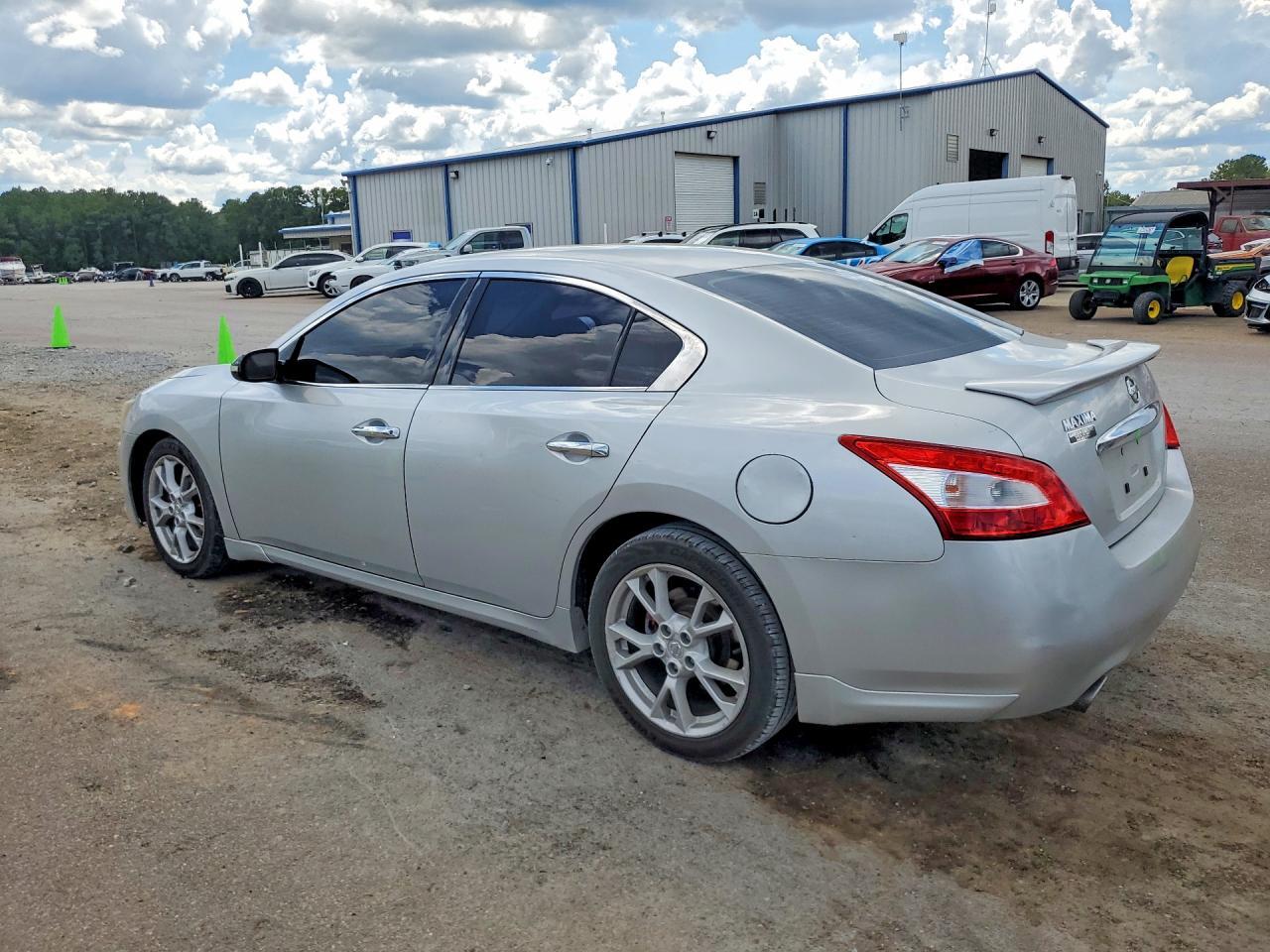 2014 NISSAN MAXIMA 3.5 S — Фото 2 из 12