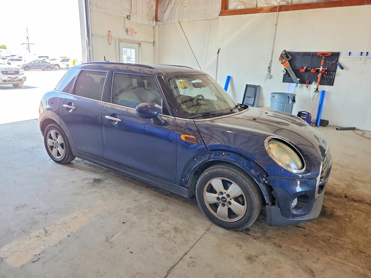2017 MINI COOPER — Фото 4 из 12