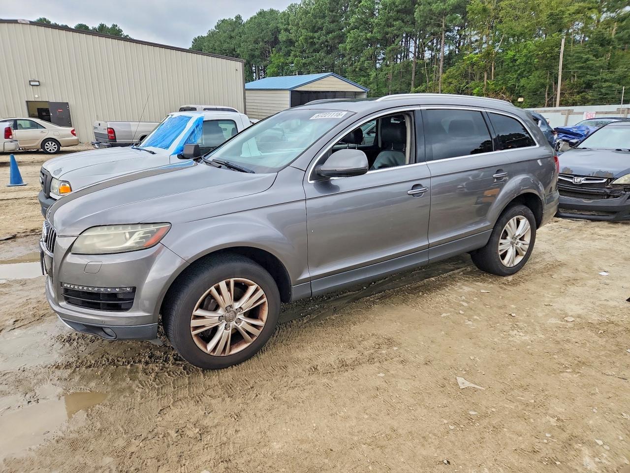 2011 AUDI Q7 WA1LGAFE6BD003475