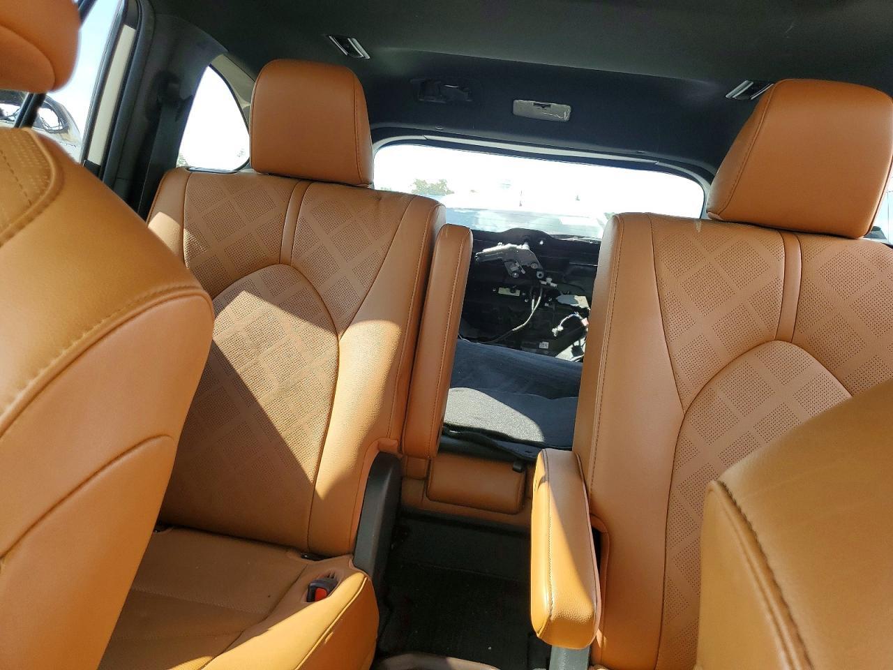 2021 TOYOTA HIGHLANDER HYBRID PLATINUM — Фото 10 из 14