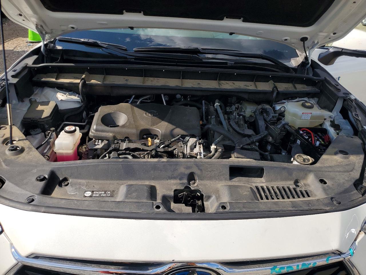 2021 TOYOTA HIGHLANDER HYBRID PLATINUM — Фото 12 из 14