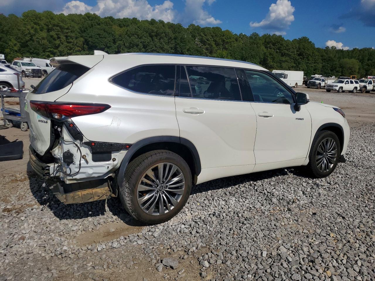 2021 TOYOTA HIGHLANDER HYBRID PLATINUM — Фото 3 из 14