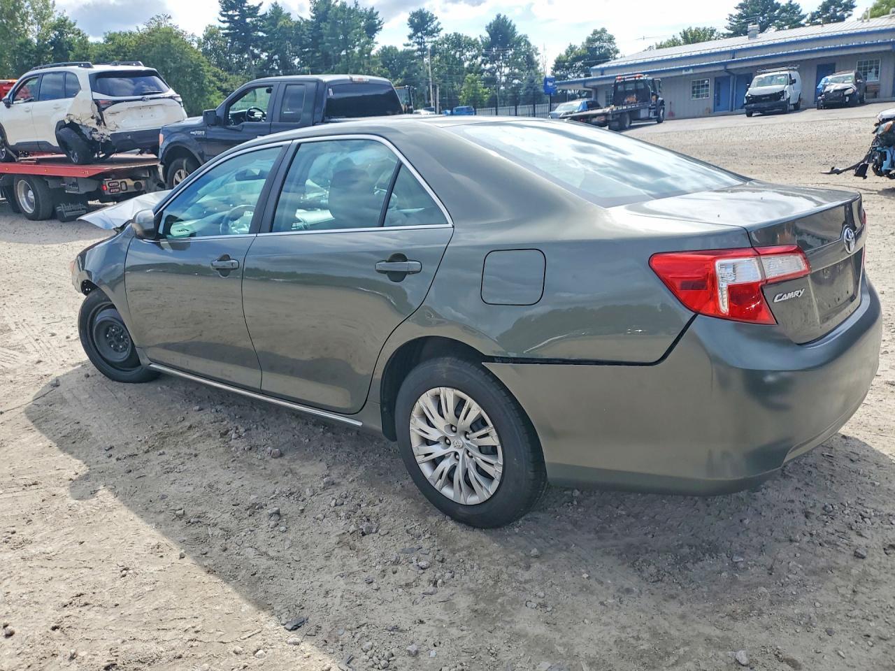 2014 TOYOTA CAMRY LE — Фото 2 из 12