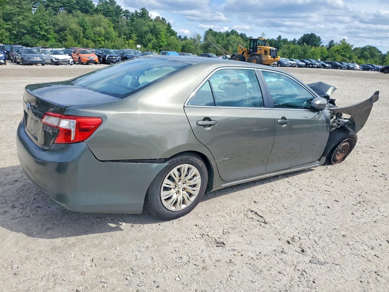 2014 TOYOTA CAMRY LE — Фото 3 из 12
