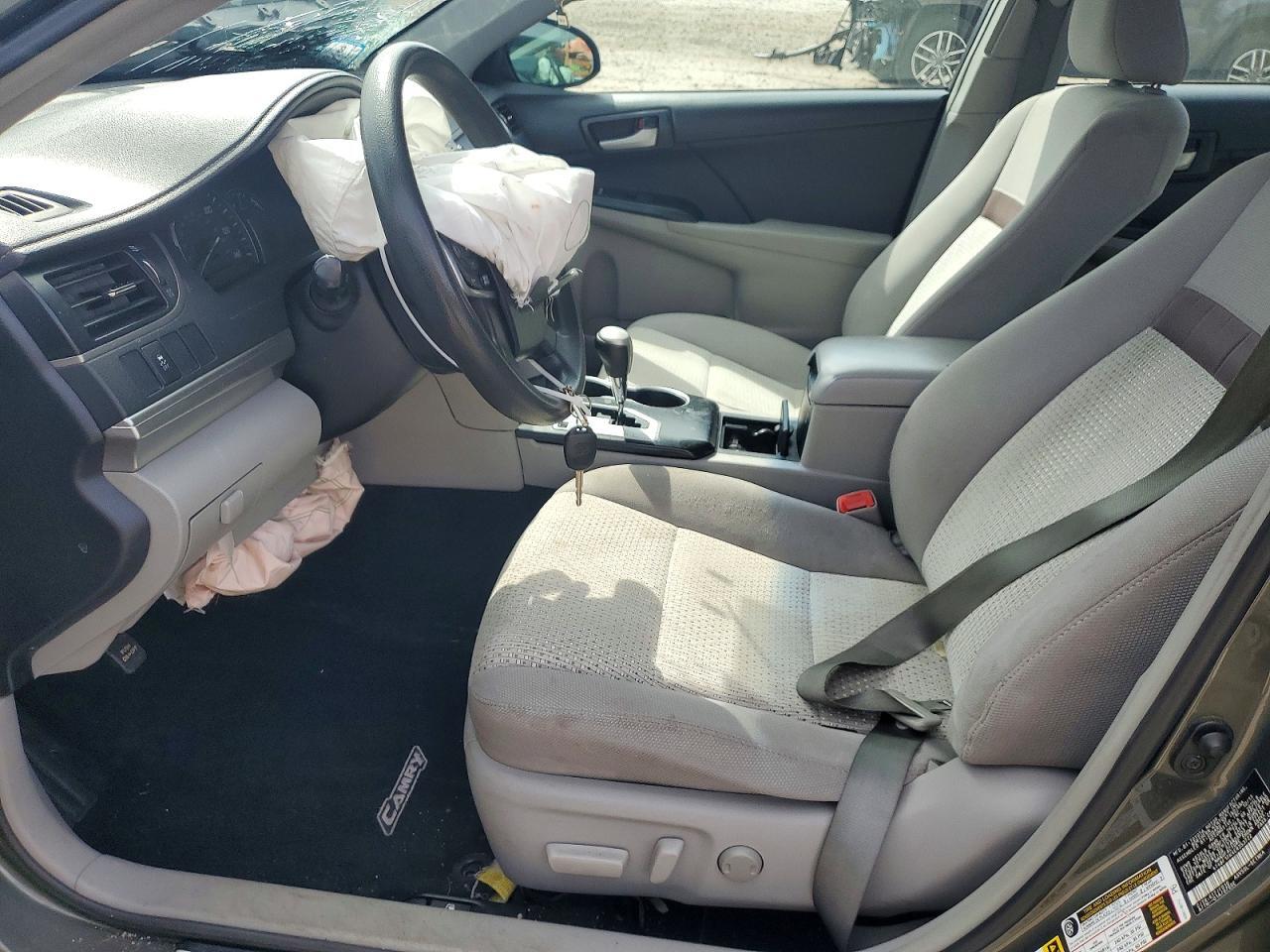 2014 TOYOTA CAMRY LE — Фото 7 из 12