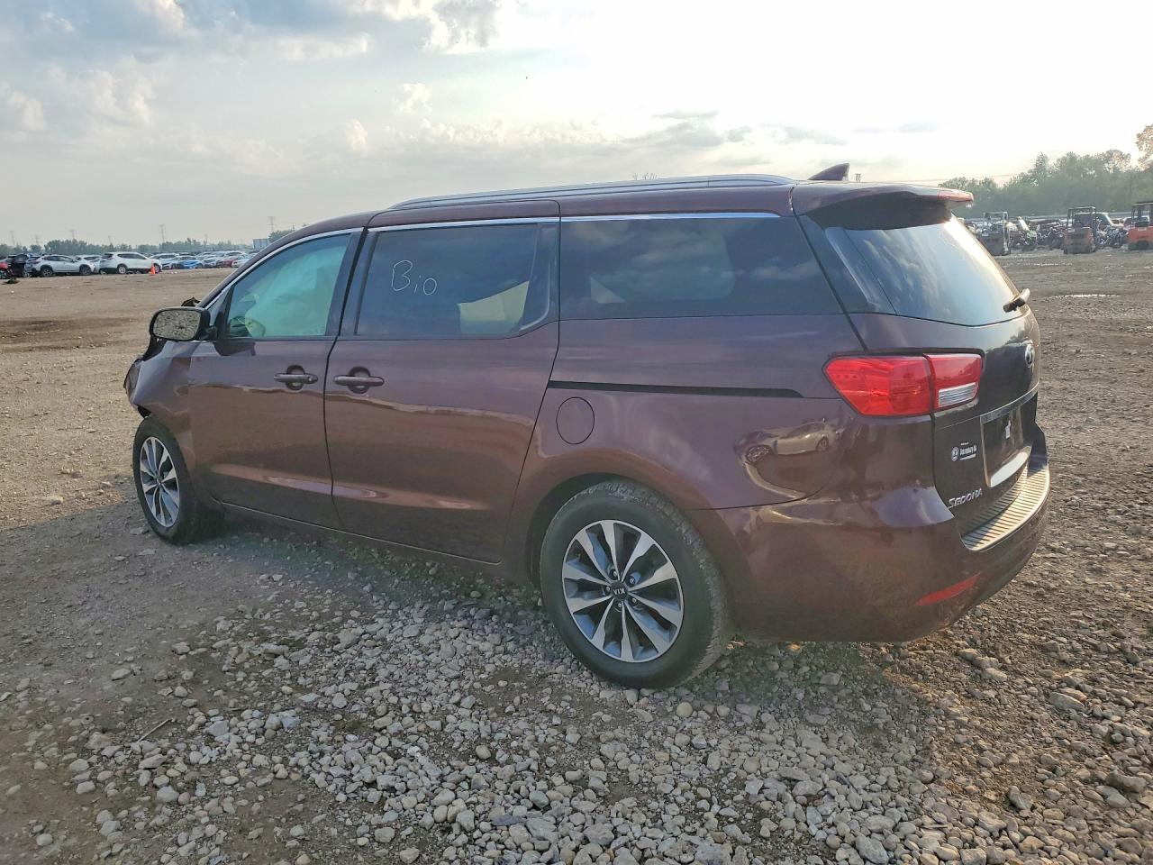 2015 KIA SEDONA SX — Фото 2 из 13