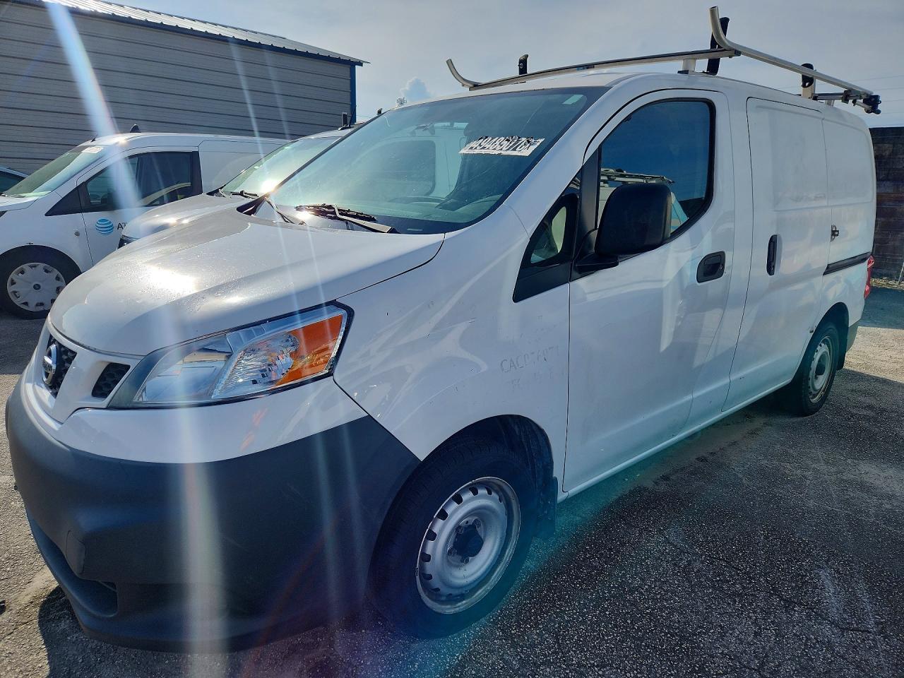 2017 NISSAN NV200 3N6CM0KN2HK697747