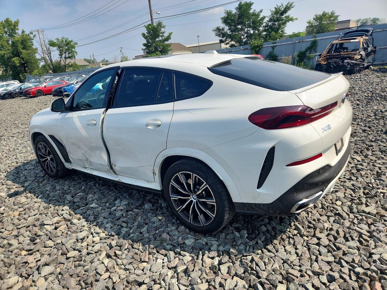 5UX33EX02T9232654 2026 BMW X6 photo no. 2