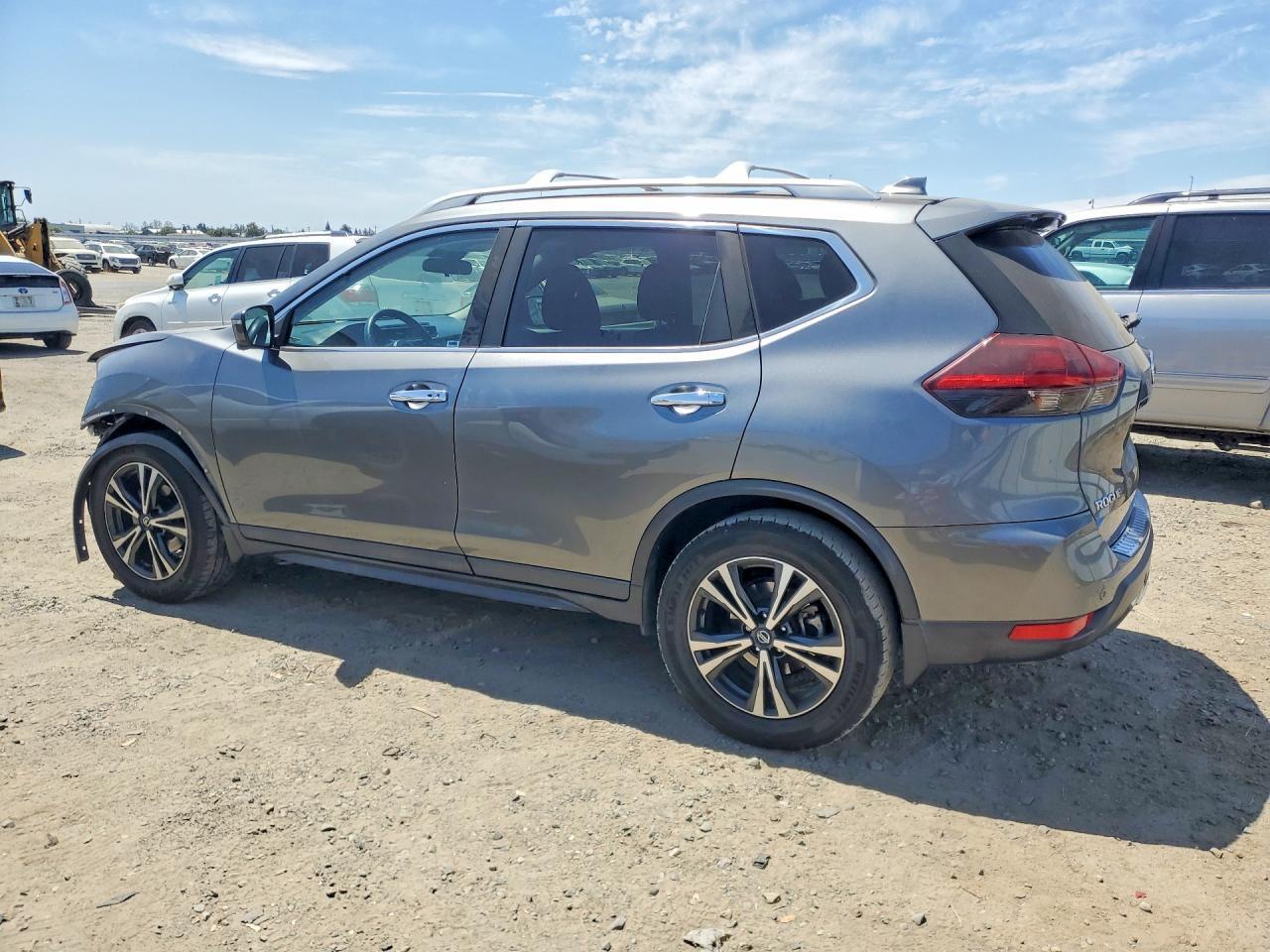 5N1AT2MT0LC791706 2020 NISSAN ROGUE photo no. 2