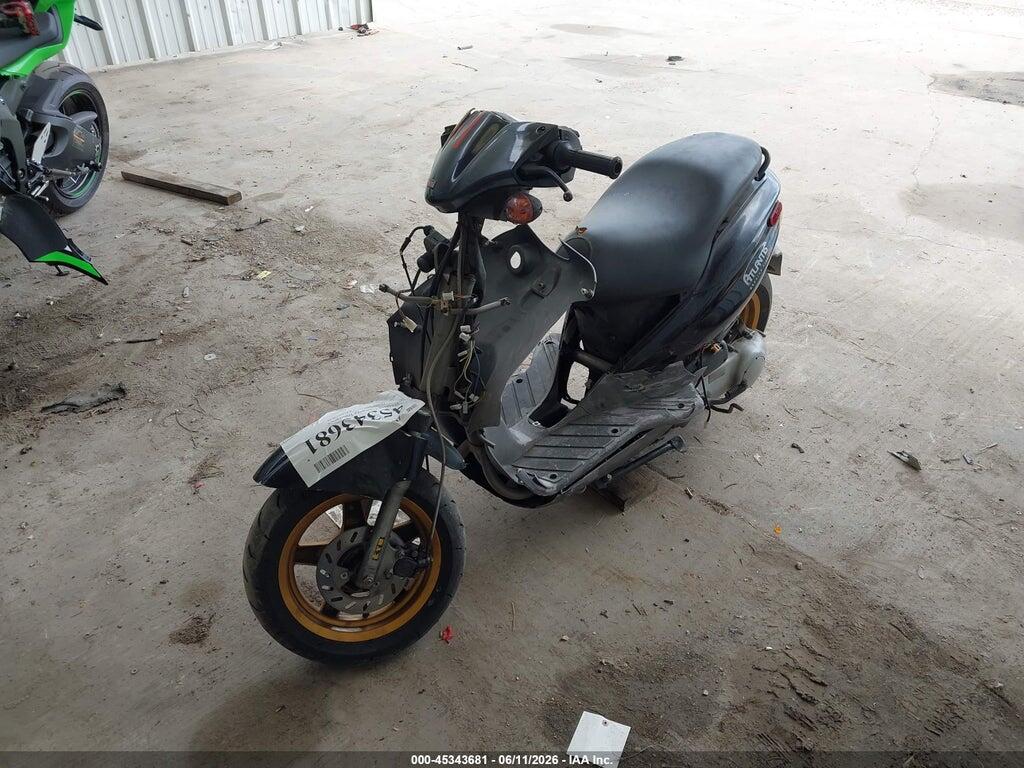 VTHATLAA82G190782 2002 DERBI ATLANTIS 50 photo no. 2