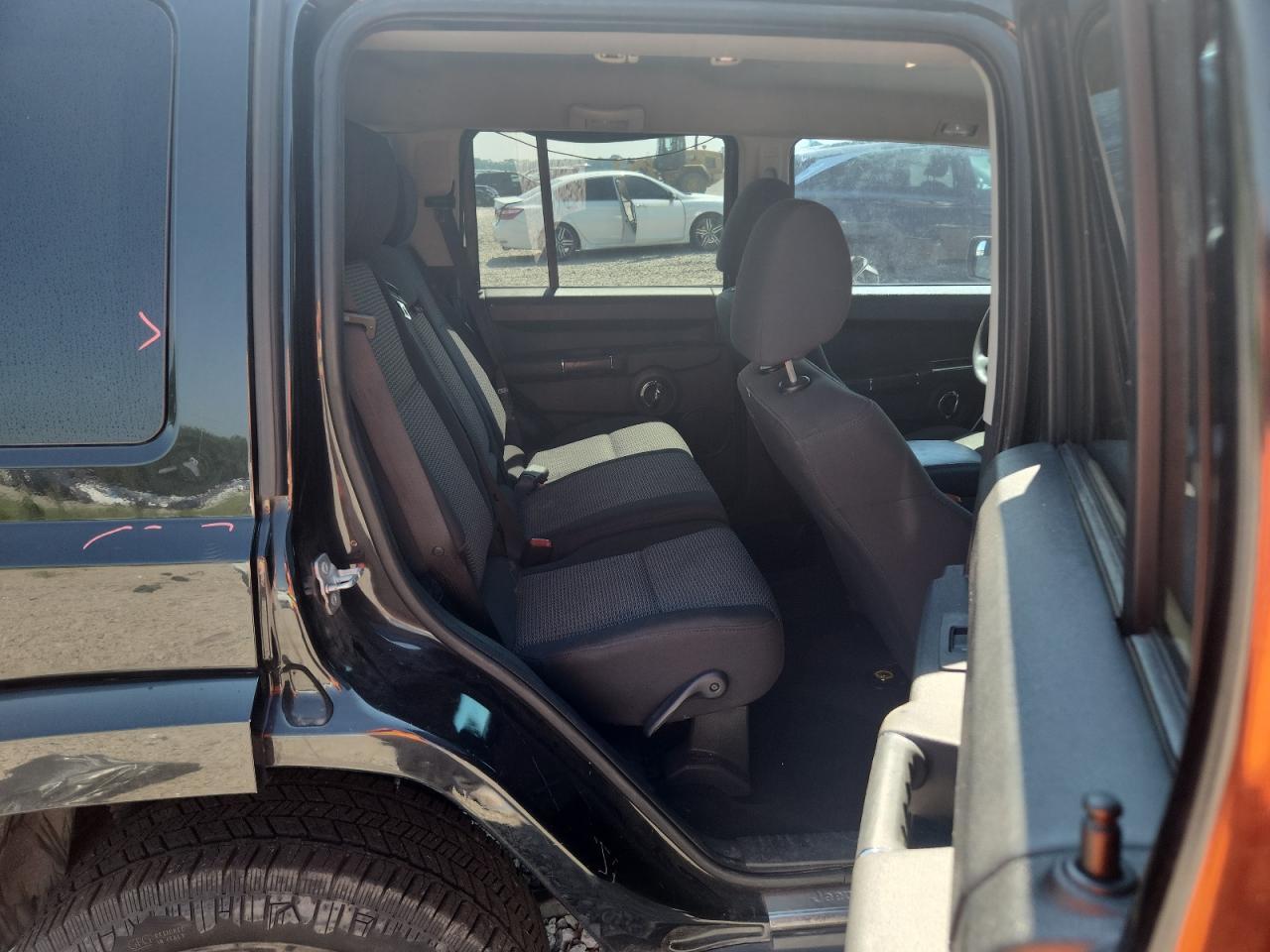 2010 JEEP COMMANDER SPORT — Фото 11 из 13