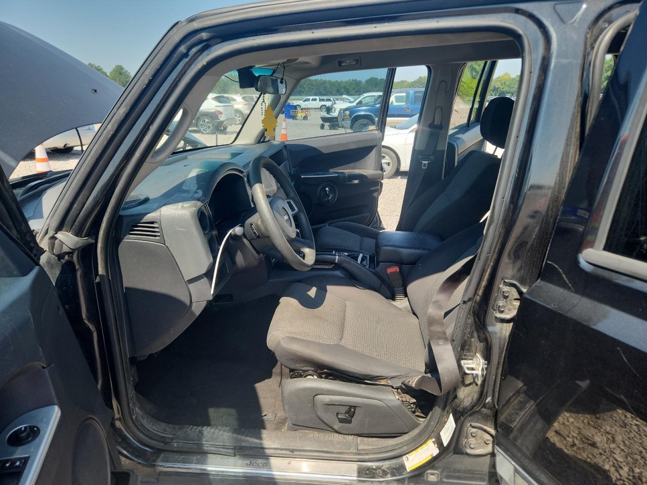 2010 JEEP COMMANDER SPORT — Фото 7 из 13