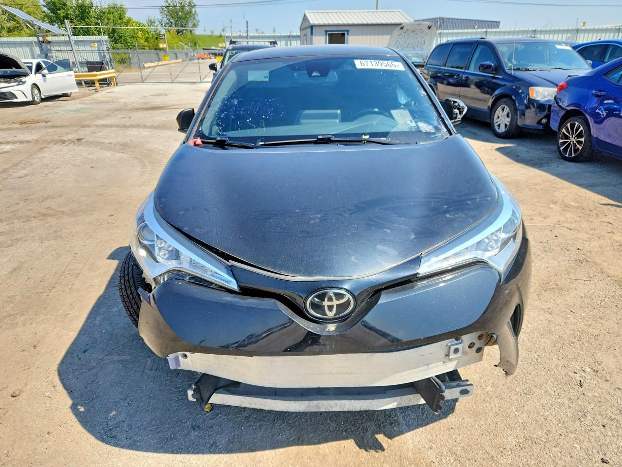 2019 TOYOTA C-HR XLE — Фото 5 из 13