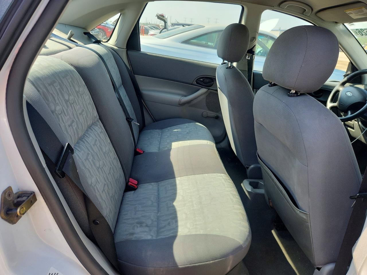 2005 FORD FOCUS ZX4 — Фото 10 из 12
