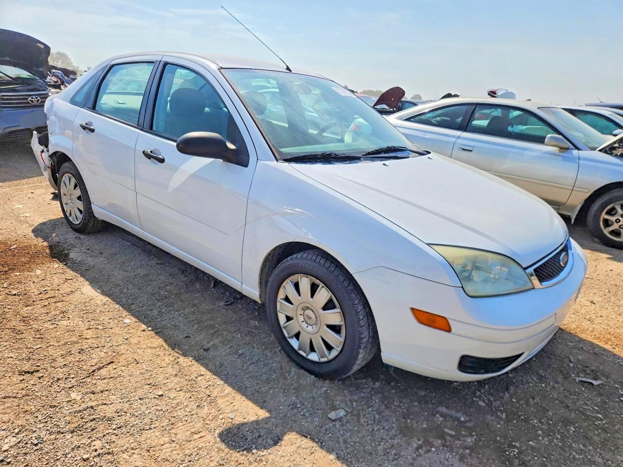 2005 FORD FOCUS ZX4 — Фото 4 из 12