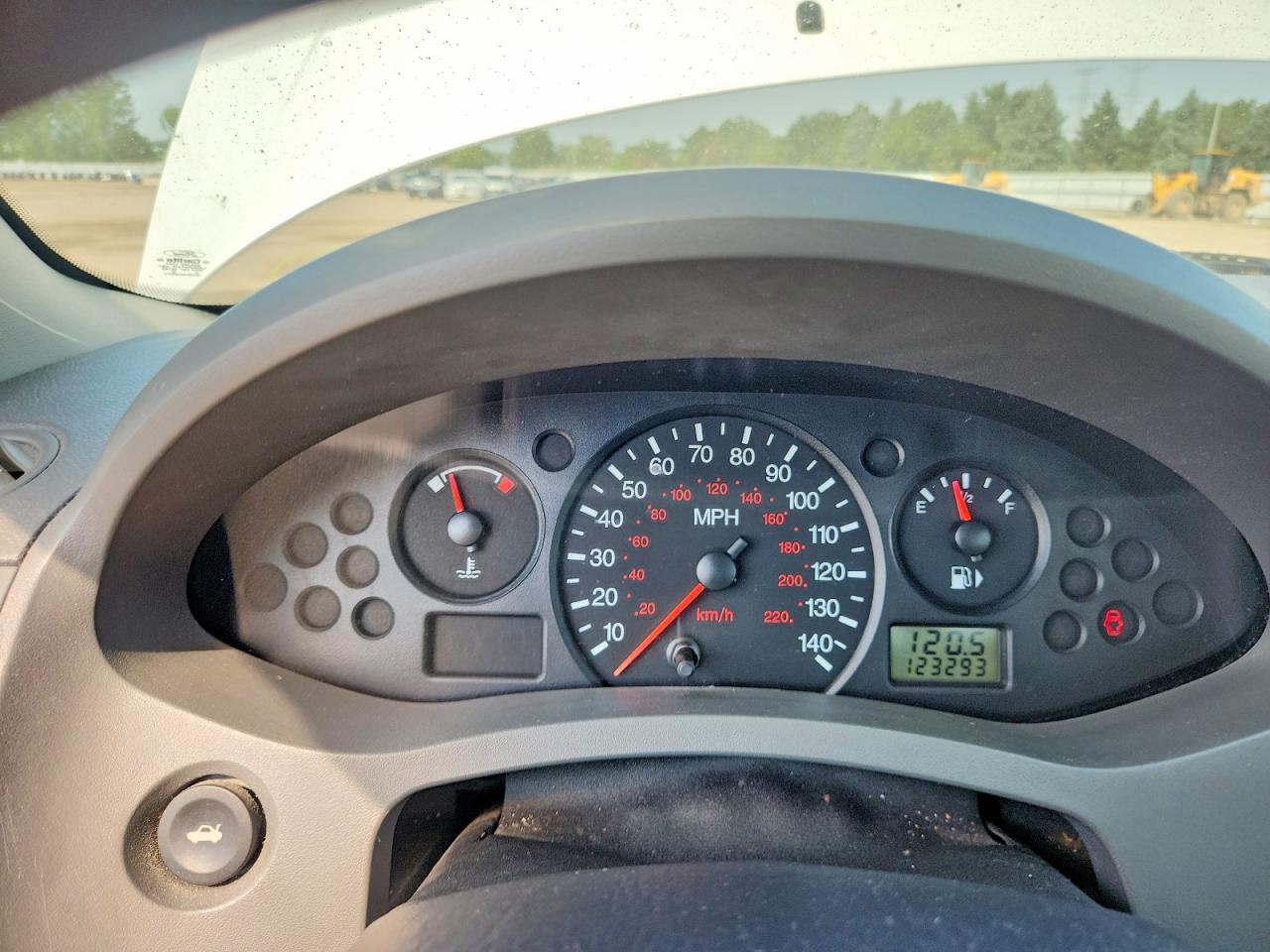 2005 FORD FOCUS ZX4 — Фото 9 из 12