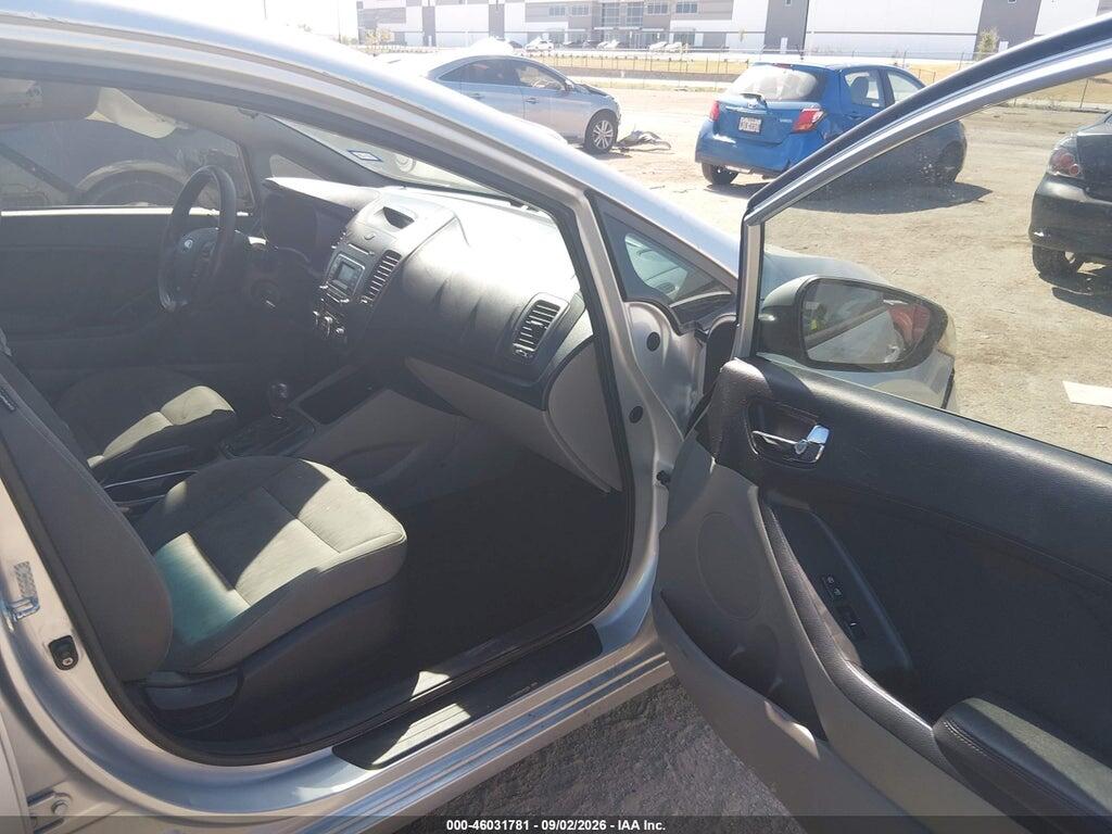 KNAFK4A69G5523221 2016 KIA FORTE photo no. 5