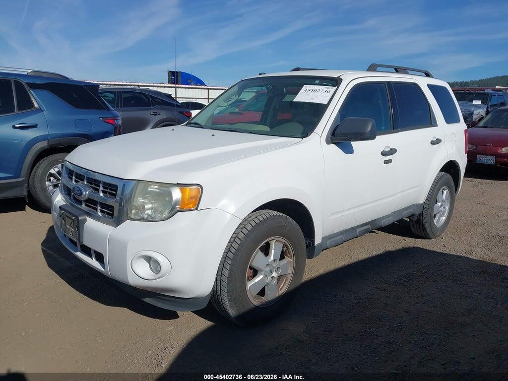 1FMCU0DG0BKB40965 2011 FORD ESCAPE photo no. 2
