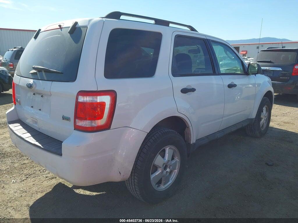 1FMCU0DG0BKB40965 2011 FORD ESCAPE photo no. 4