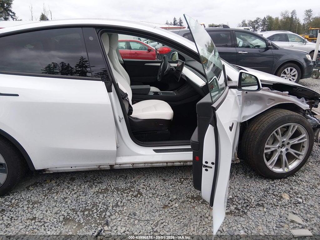 7SAYGDEE7NF561611 2022 TESLA MODEL Y photo no. 5