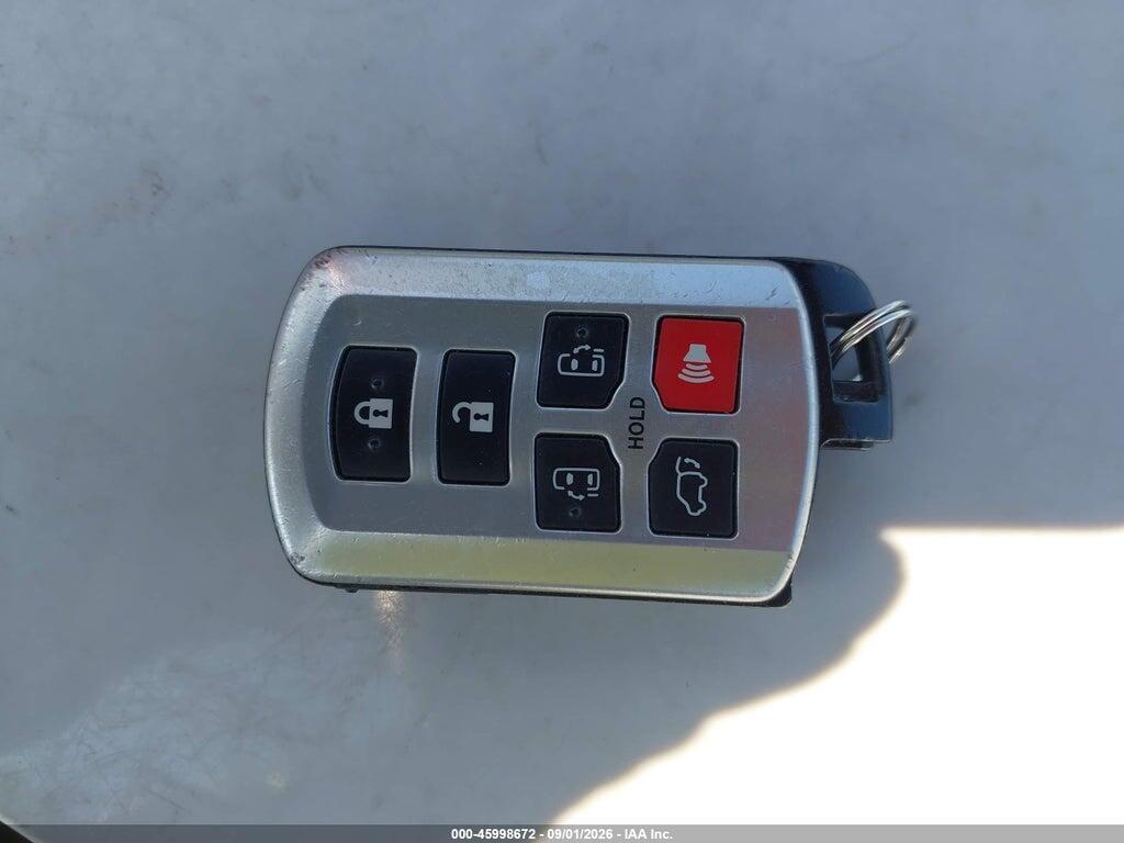 5TDYK3DC0GS695543 2016 TOYOTA SIENNA photo no. 11