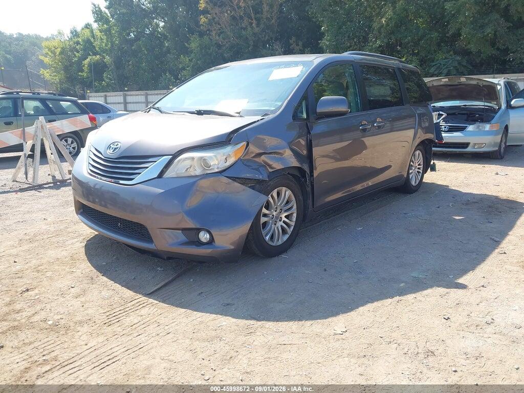 5TDYK3DC0GS695543 2016 TOYOTA SIENNA photo no. 2