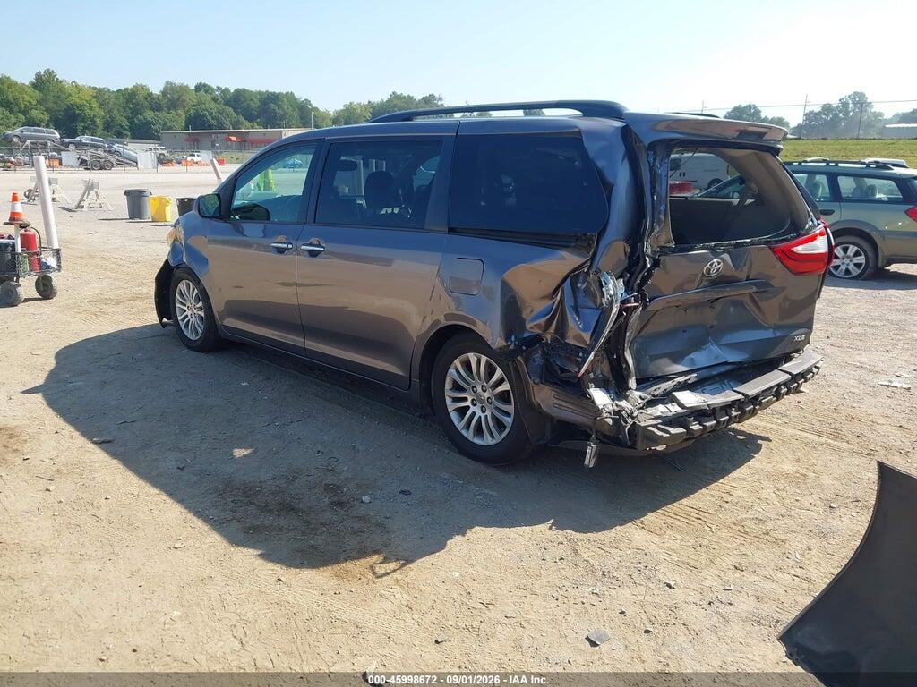 5TDYK3DC0GS695543 2016 TOYOTA SIENNA photo no. 3