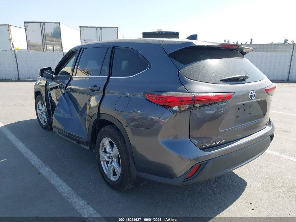 5TDBBRCH8NS552679 2022 TOYOTA HIGHLANDER photo no. 3