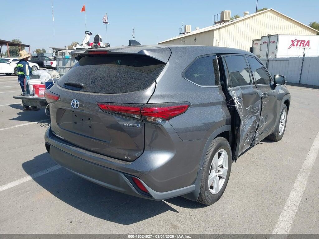 5TDBBRCH8NS552679 2022 TOYOTA HIGHLANDER photo no. 4