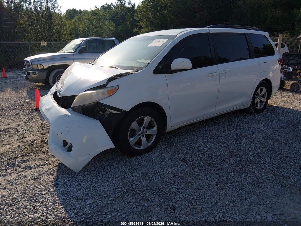 5TDKK3DC4FS590654 2015 TOYOTA SIENNA photo no. 2