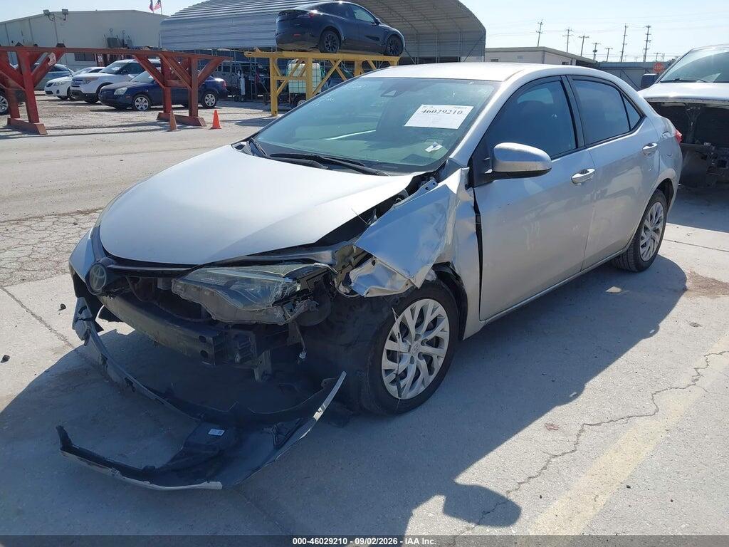 5YFBURHE2JP810951 2018 TOYOTA COROLLA photo no. 2