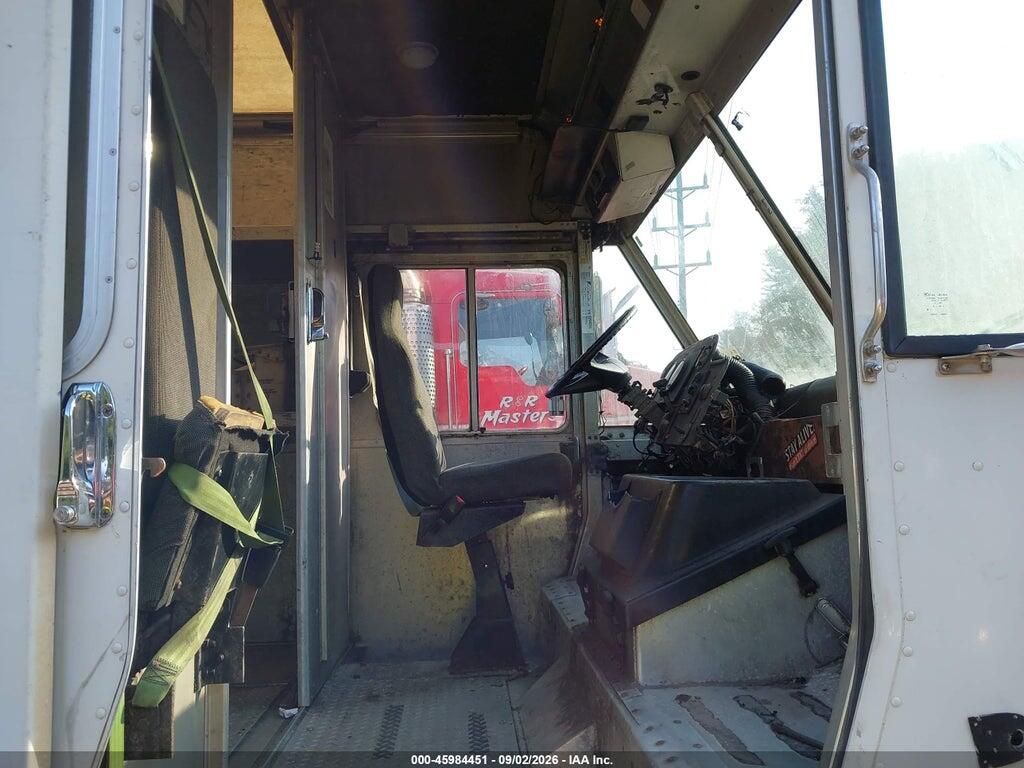 4UZAARDU38CZ59241 2008 FREIGHTLINER CHASSIS photo no. 7
