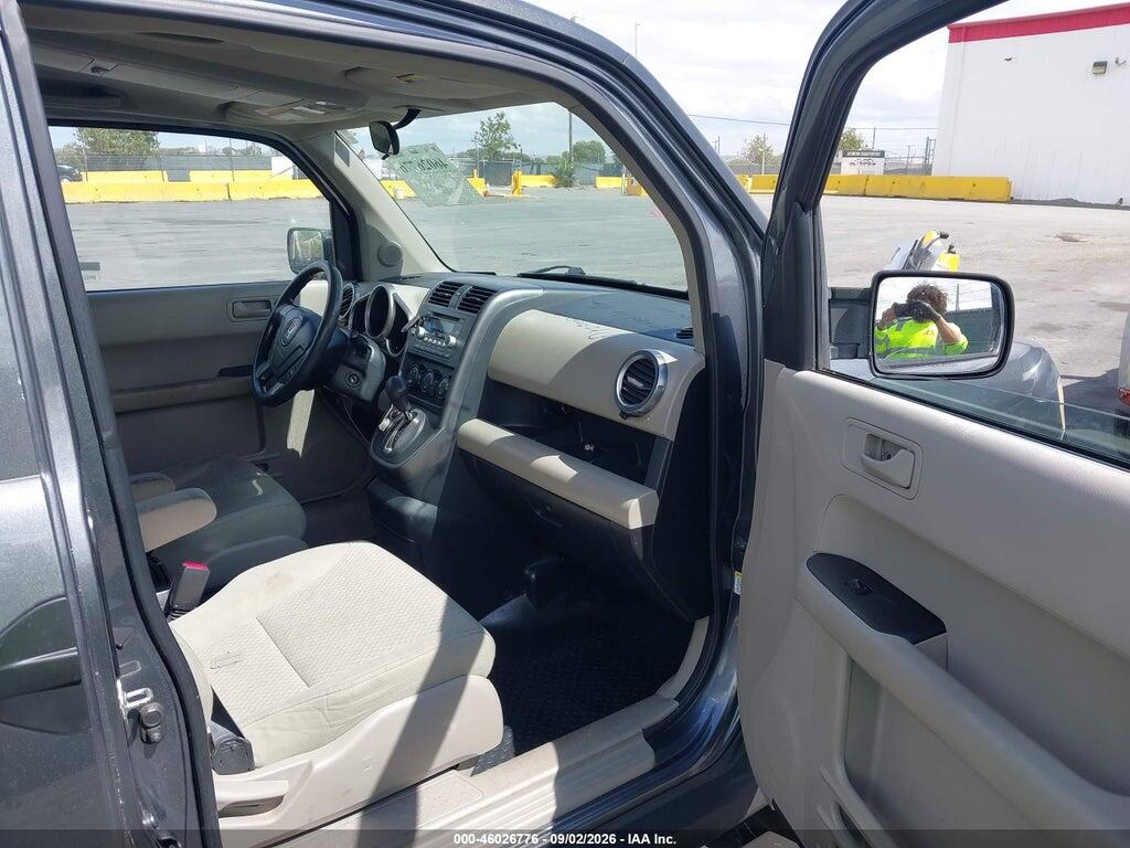 5J6YH2H71BL003302 2011 HONDA ELEMENT photo no. 5