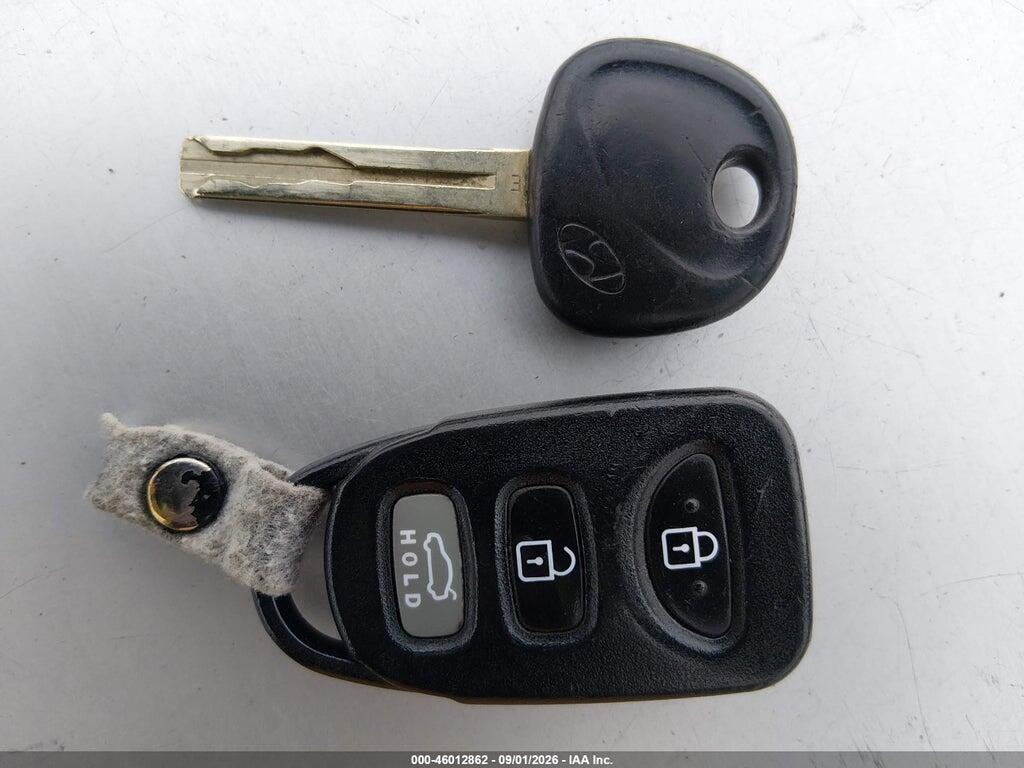 5NPEB4AC2BH082626 2011 HYUNDAI SONATA photo no. 11