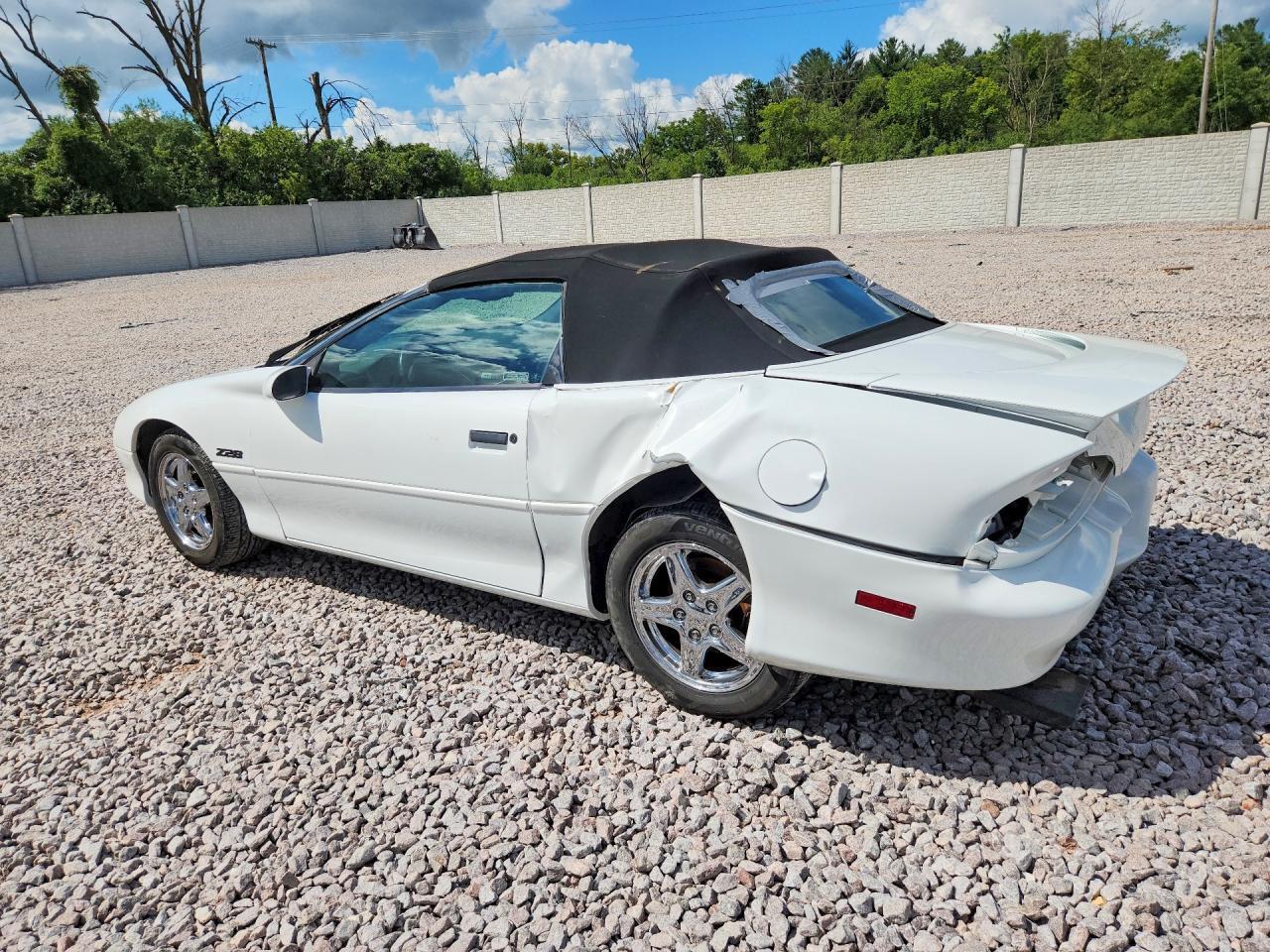 1997 CHEVROLET CAMARO Z28 — Фото 2 из 13