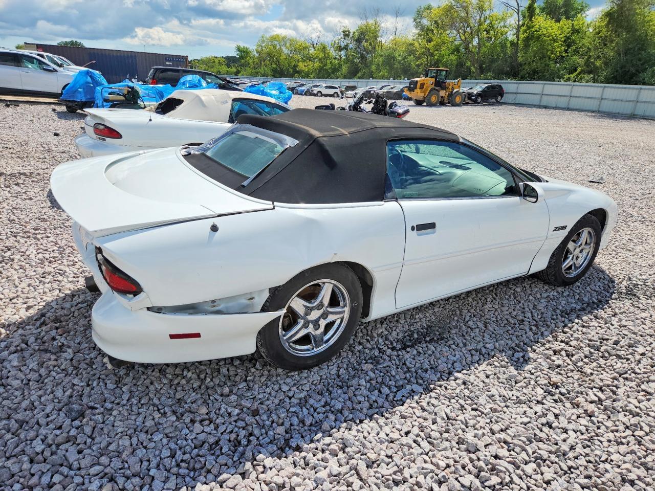 1997 CHEVROLET CAMARO Z28 — Фото 3 из 13