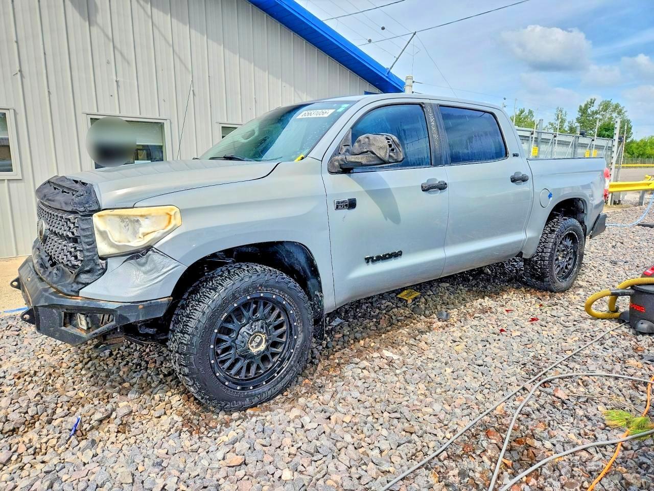 2018 TOYOTA TUNDRA 5TFDW5F19JX759333