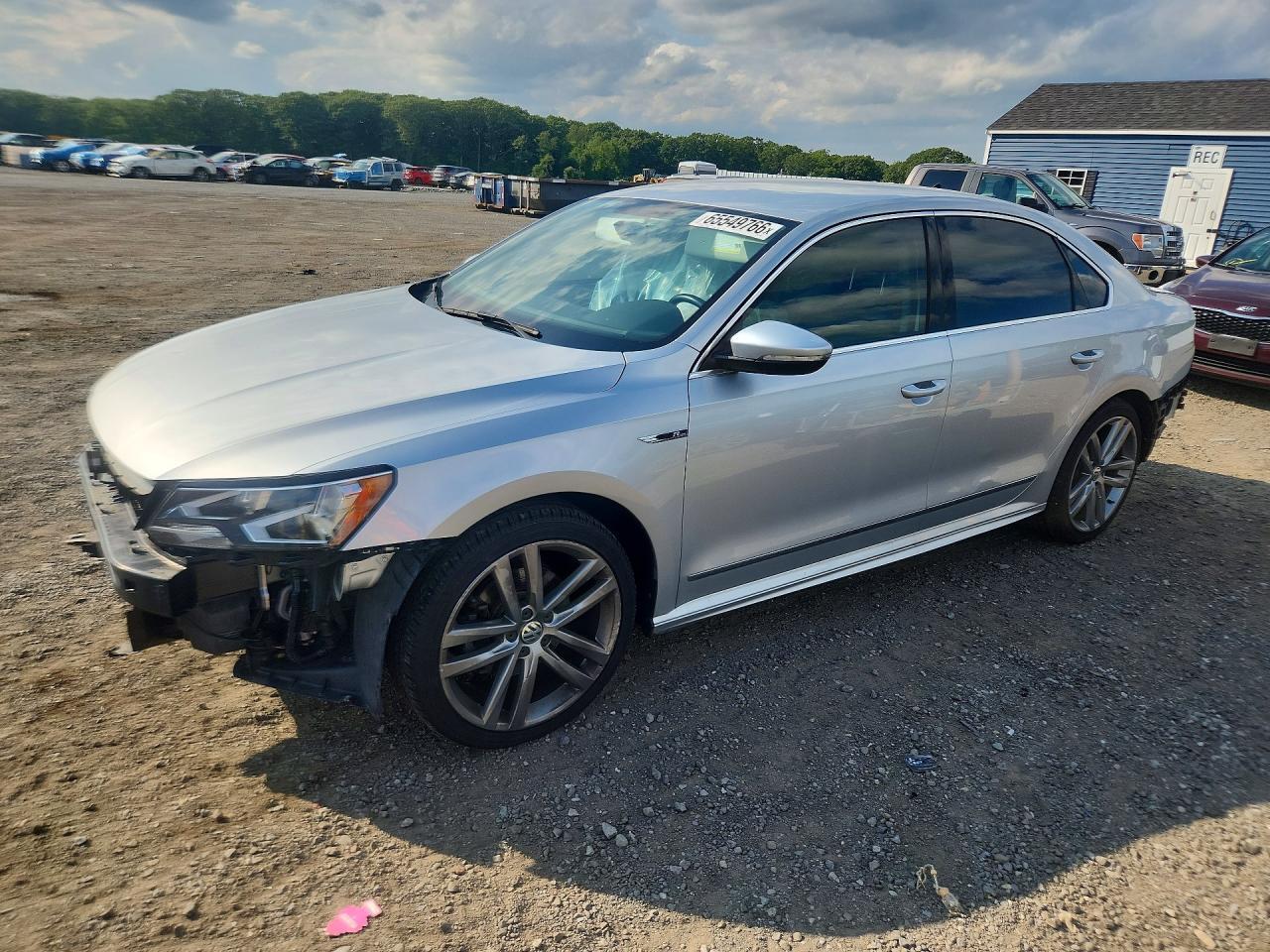 2017 VOLKSWAGEN PASSAT 1VWDT7A34HC078203
