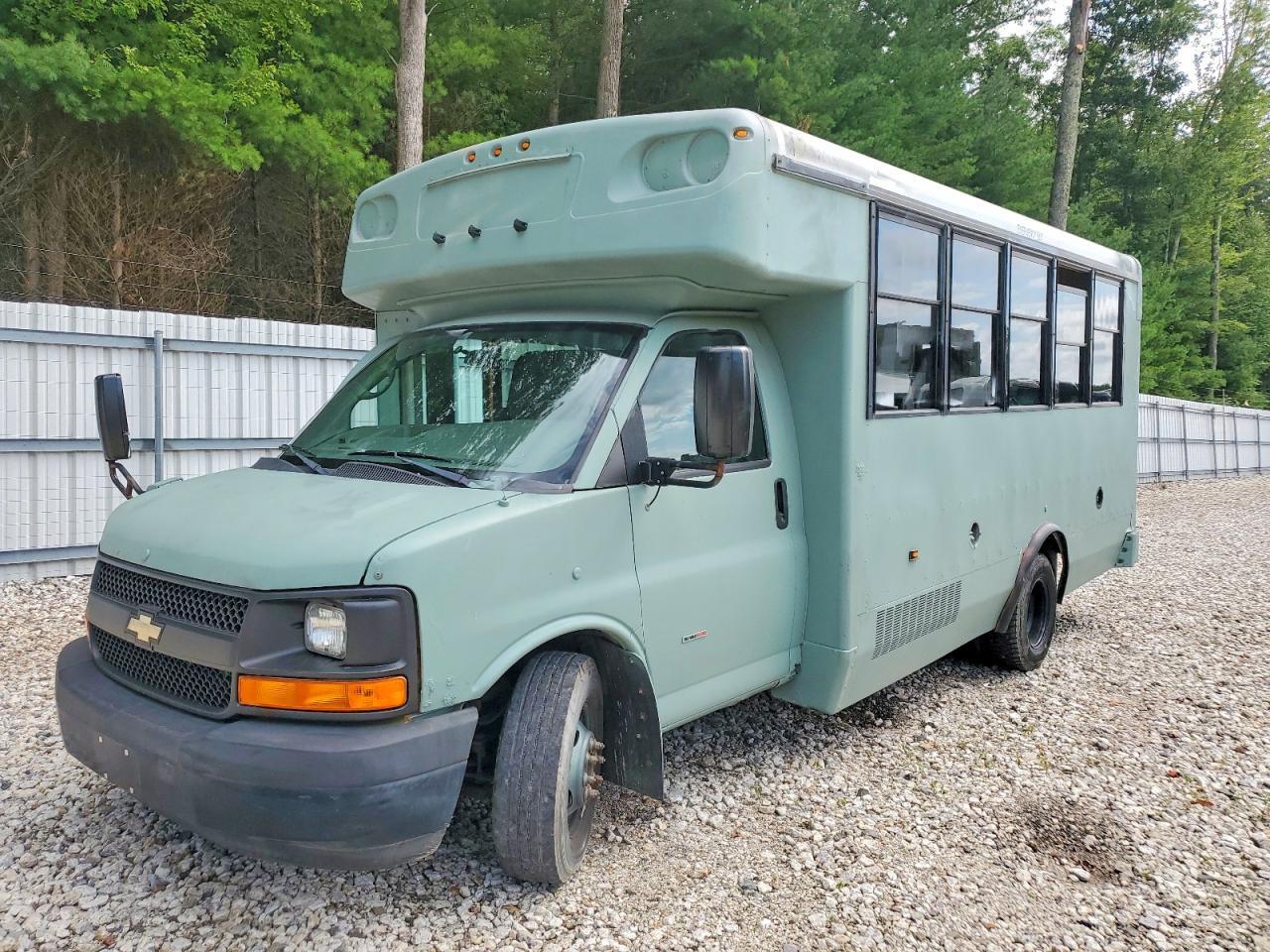 1GB3G3BL9C1188148 2012 CHEVROLET EXPRESS G3500 photo no. 2