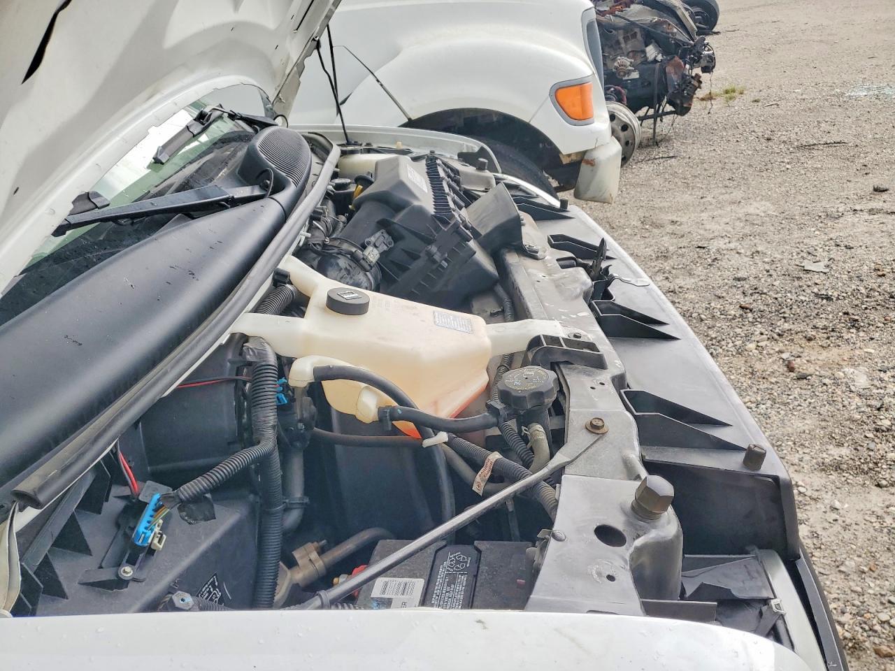 2023 CHEVROLET EXPRESS BOX TRUCK — Фото 10 из 13