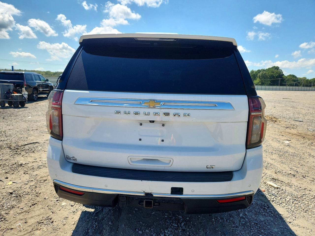 2021 CHEVROLET SUBURBAN K1500 LT — Фото 6 из 12