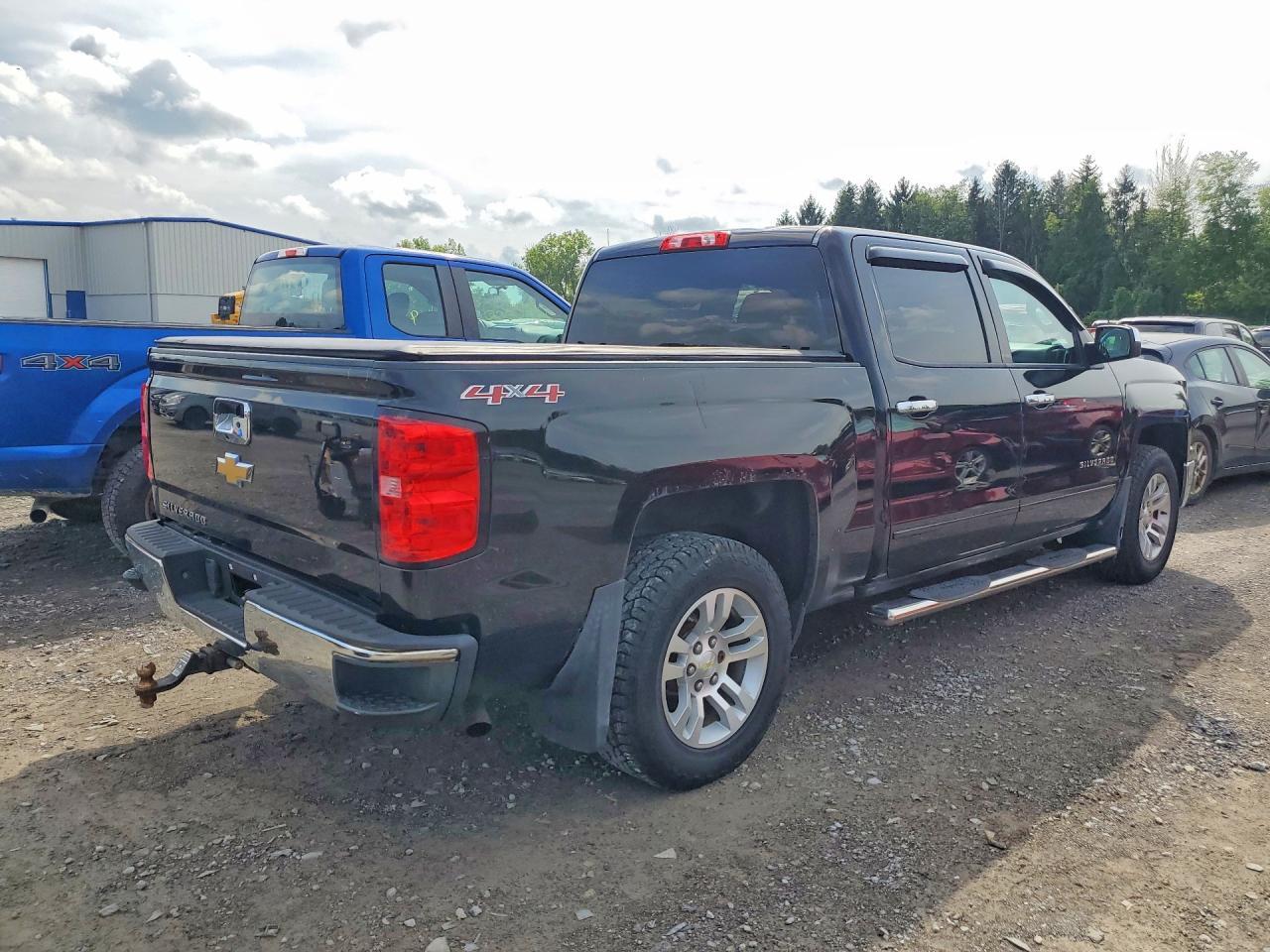 2015 CHEVROLET SILVERADO K1500 LT — Фото 3 из 12