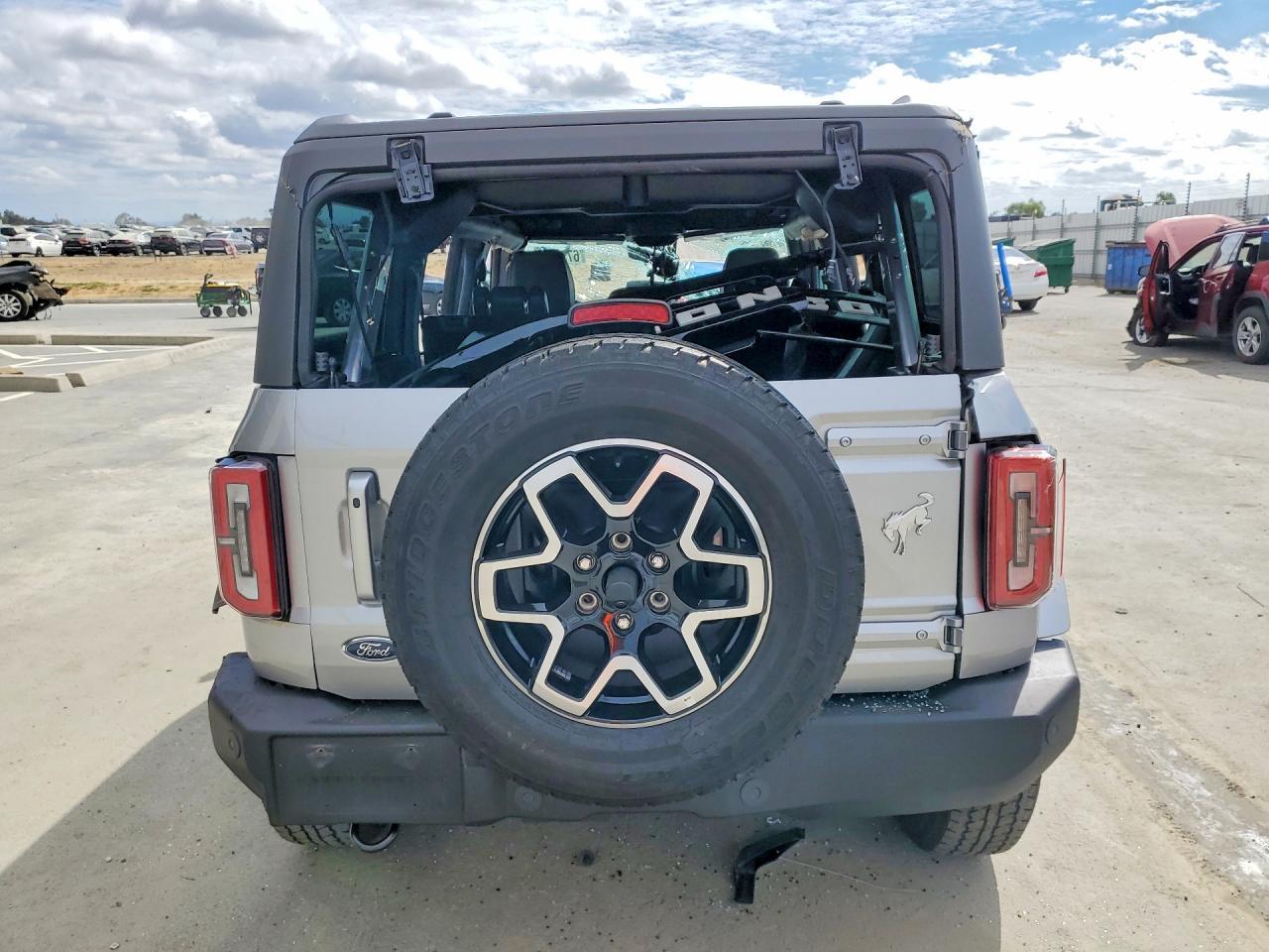 2024 FORD BRONCO OUTER BANKS — Фото 6 из 13