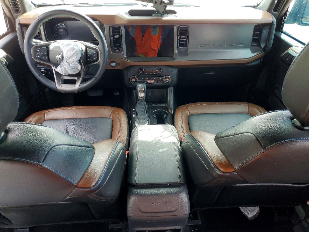 2024 FORD BRONCO OUTER BANKS — Фото 8 из 13