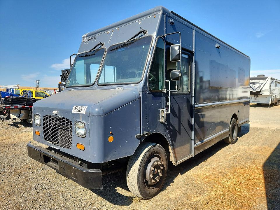 2020 FREIGHTLINER CHASSIS 4UZAC2EA2LCLZ6911