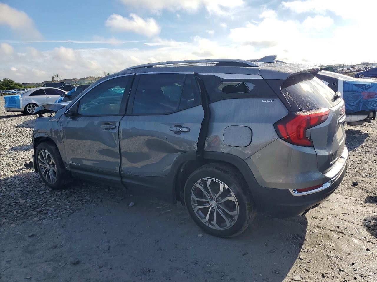 2018 GMC TERRAIN SLT — Фото 2 из 13