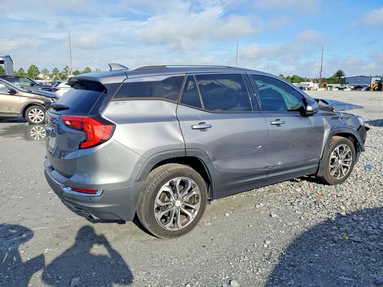 2018 GMC TERRAIN SLT — Фото 3 из 13