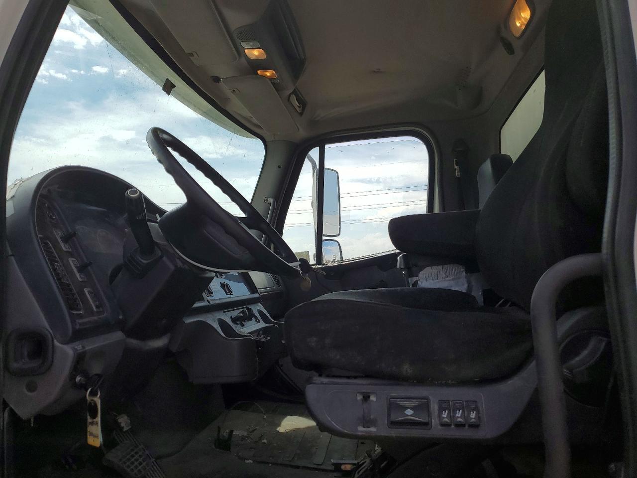 2014 FREIGHTLINER M2 - BOX TRUCK — Фото 7 из 13